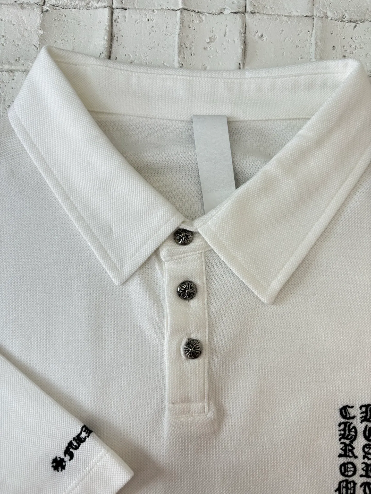 🅿️330 Come Hearts*/Cro Hearts 25Ss new Japanese limited POLO shirt. The fabric is made of 230G pure cotton pique cloth. The chest and cuffs are embroidered by imported embroidery machines. High-precision embroidery. The leather tag is made of lambskin. The cost is expensive. Collar hardware molding. Customized accessories. Size: S/M/L